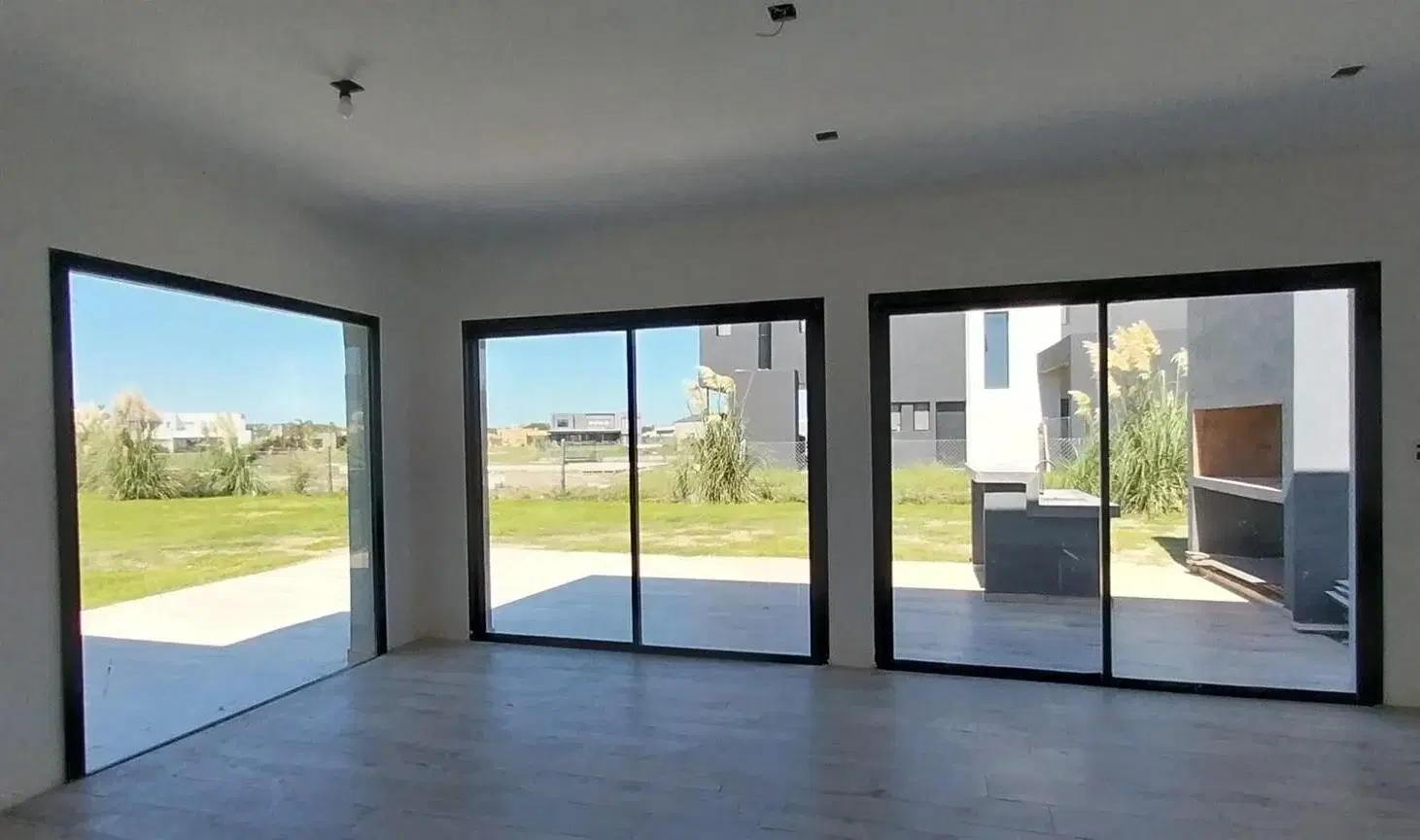 VENTA CASA, CON VISTA A LA LAGUNA - AREA 11, SAN SEBASTIAN . ESCOBAR 2