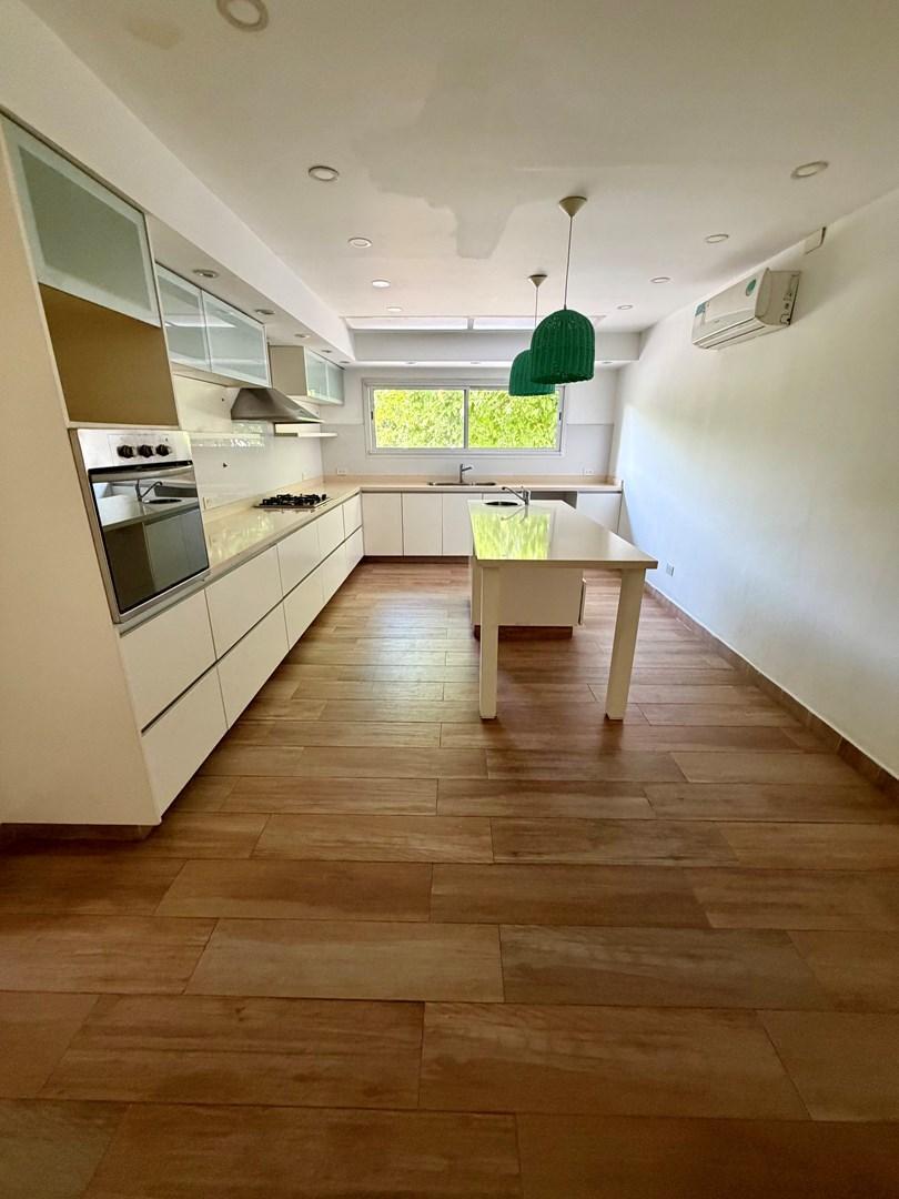 Foto de Casa Chalet en Alquiler en Talar del Lago 2, General Pacheco, Tigre, imagen 2