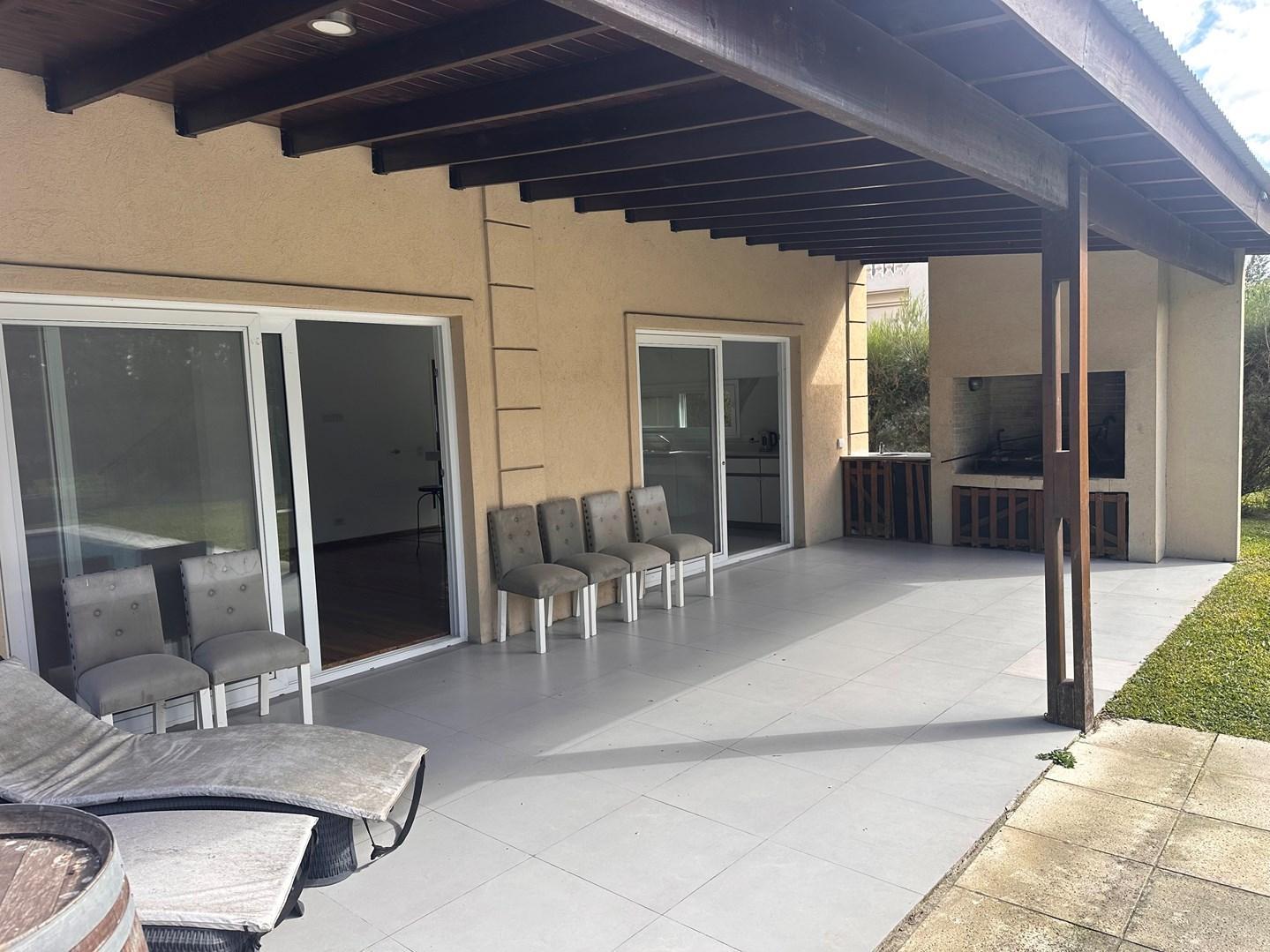 Foto de Casa en Venta Oportunidad en Castaños, Nordelta, Tigre, imagen 2