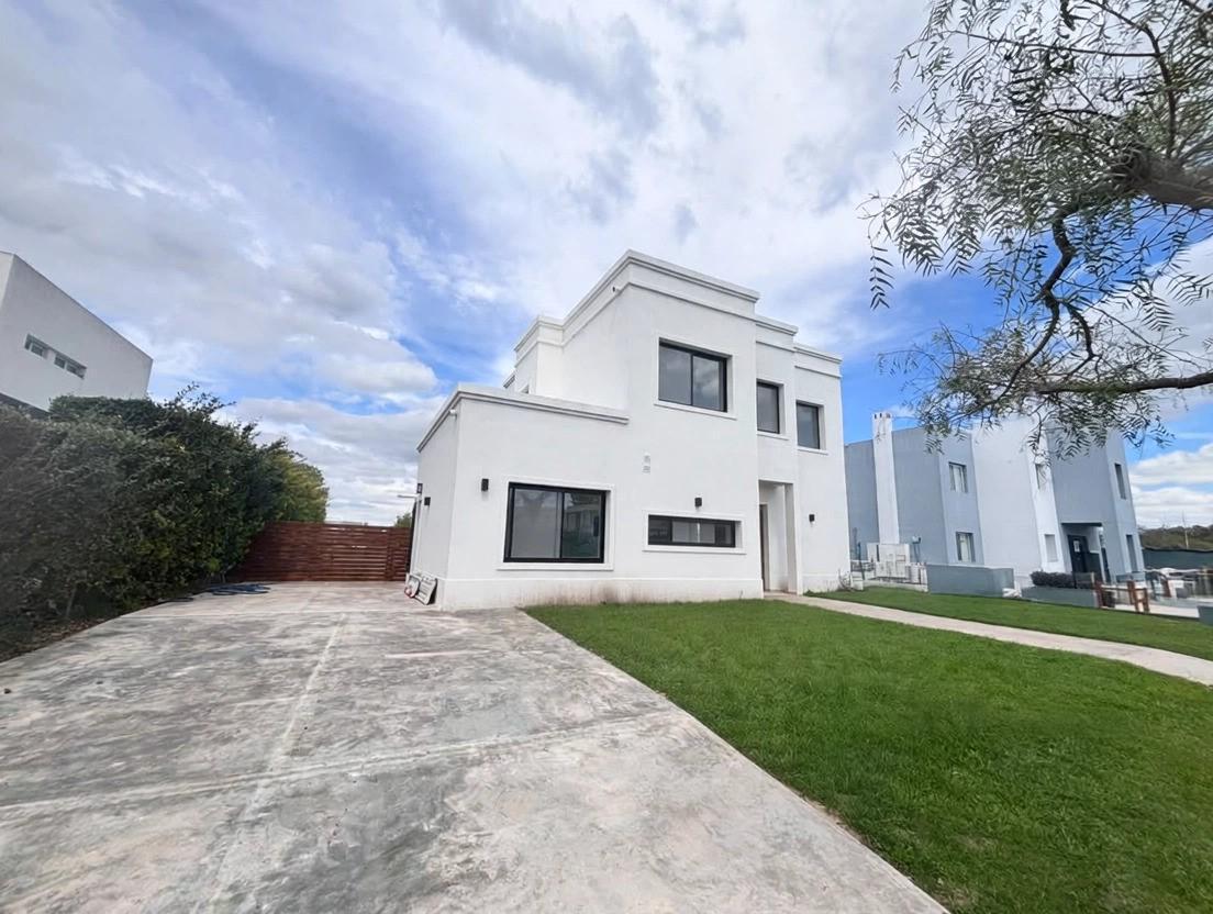 Foto de Casa en Venta en El Cantón, Escobar, G.B.A. Zona Norte, imagen 2