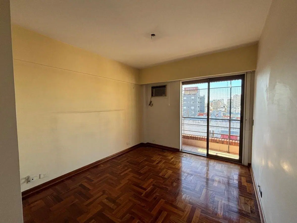 3 dormitorios (1 en suite) + Dependencia + Cochera + Baulera 1