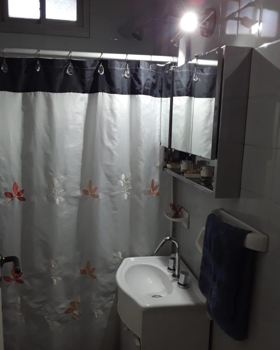 Departamento de 3 Ambientes en El Centro de Lomas! Apto Profesional 4