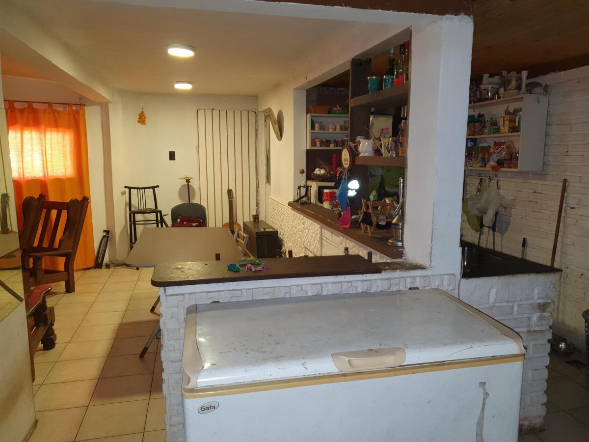 Oportunidad! 2 Deptos + Terreno 2