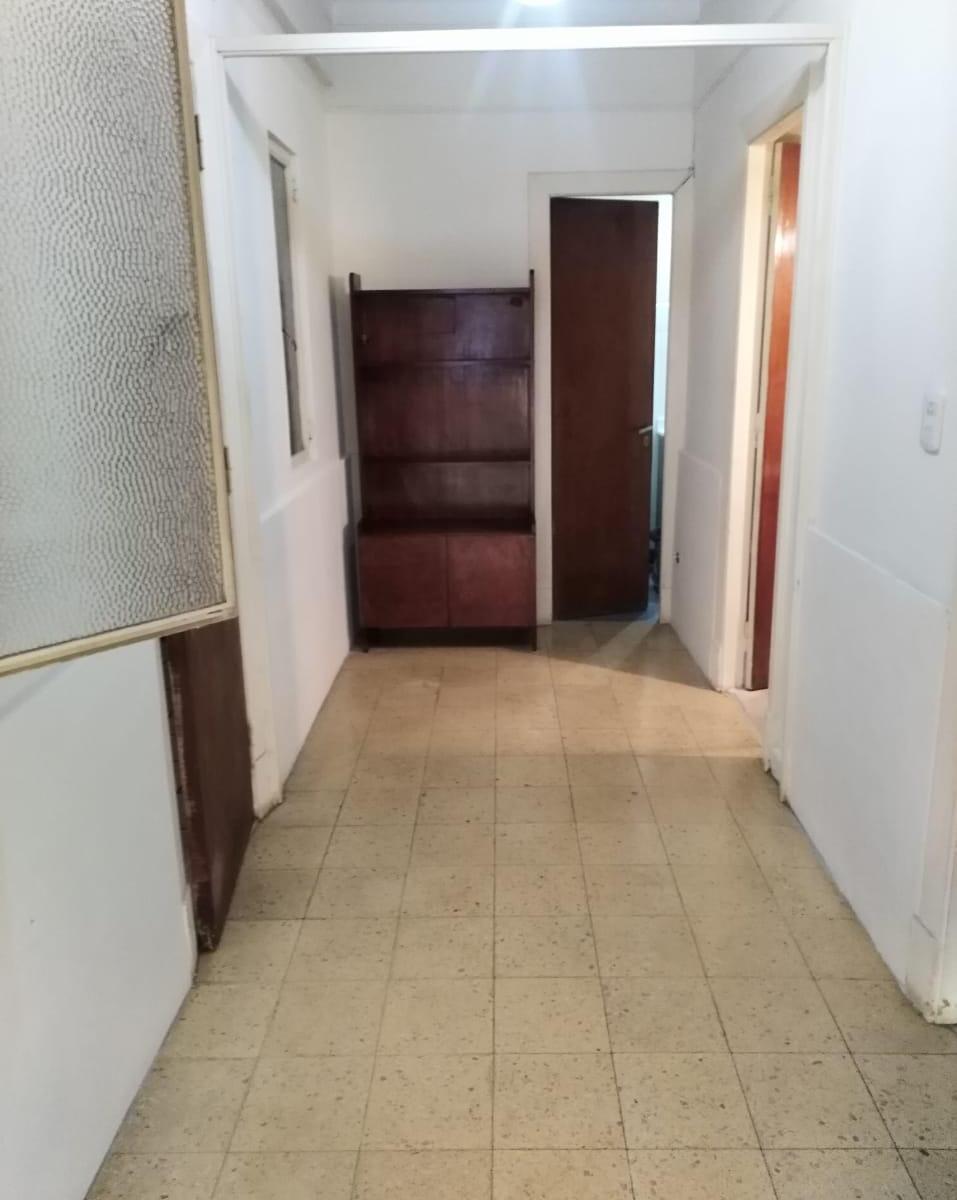 Depto. 3 Amb Nuevas Condiciones! Excelente Ubicacion! Apto Profesional! 1