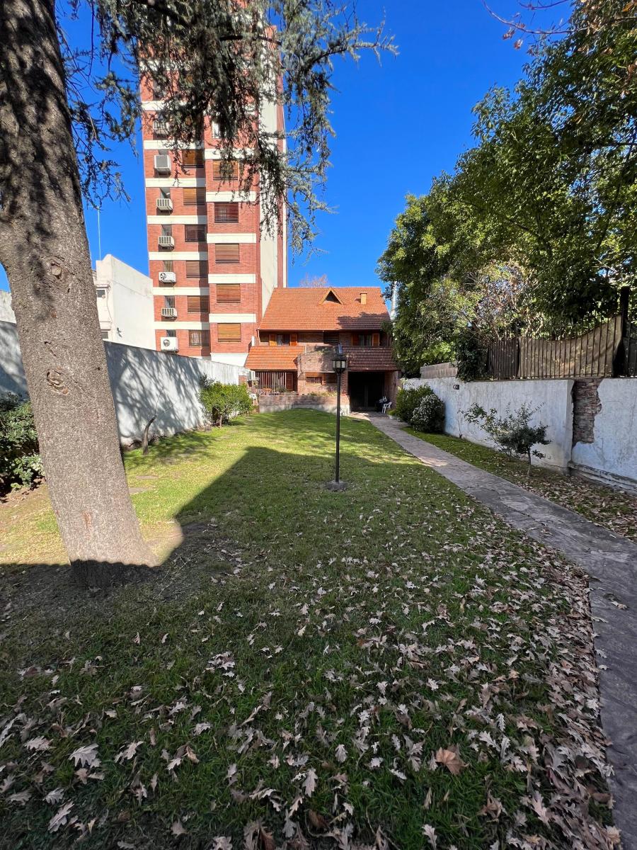 Excelente Propiedad en Las Lomitas Para Varios Destinos de Uso Comercial! 2