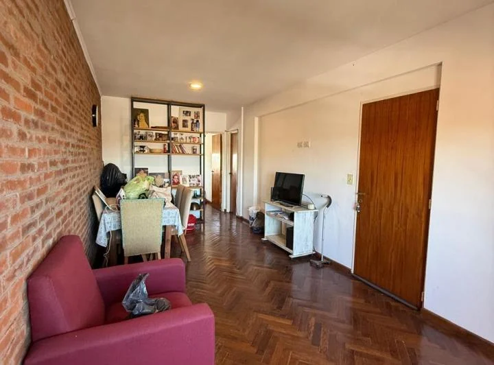 MUY LINDO DEPTO DE 2 AMBIENTES A 2 CUADRAS DE LA ESTACION DE TEMPERLEY! 5