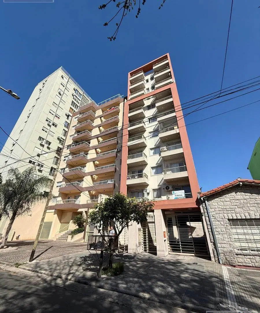 Departamento de 2 ambientes Con Cochera. 1