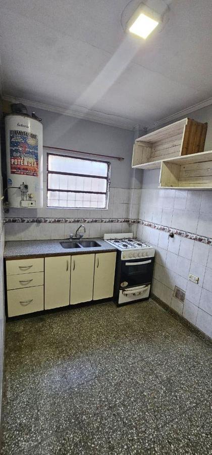 Foto de P.H. DE 3 AMBIENTES AMPLIO EN MUY BUENA UBICACION CON 2 PATIOS, imagen 2