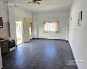 Monoambiente al Frente en Alquiler en Remedios De Escalada sin Expensas 2