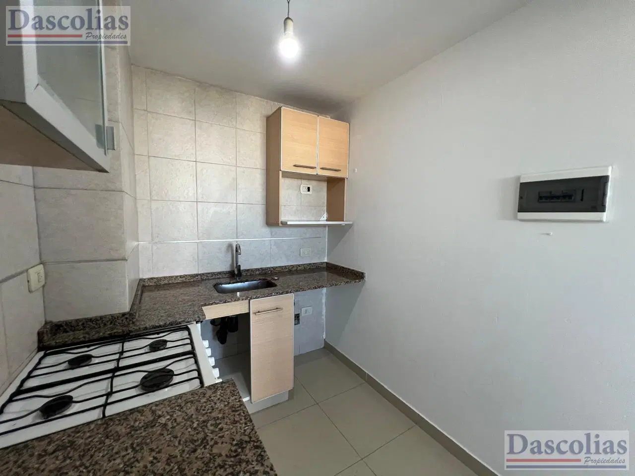 Departamento de 2 ambientes en pleno centro de Escalada 4