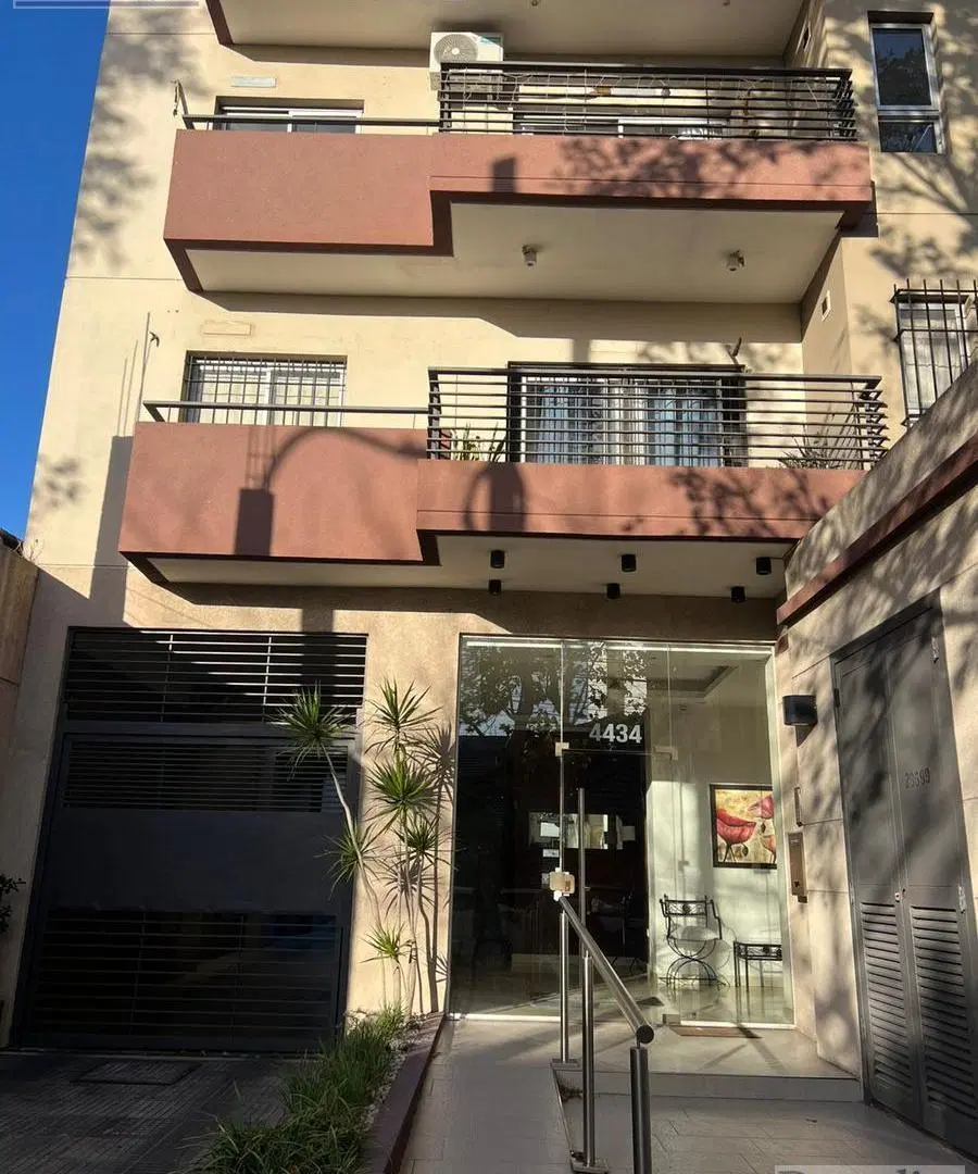 Departamento de 2 ambientes en pleno centro de Remedios De Escalada 2