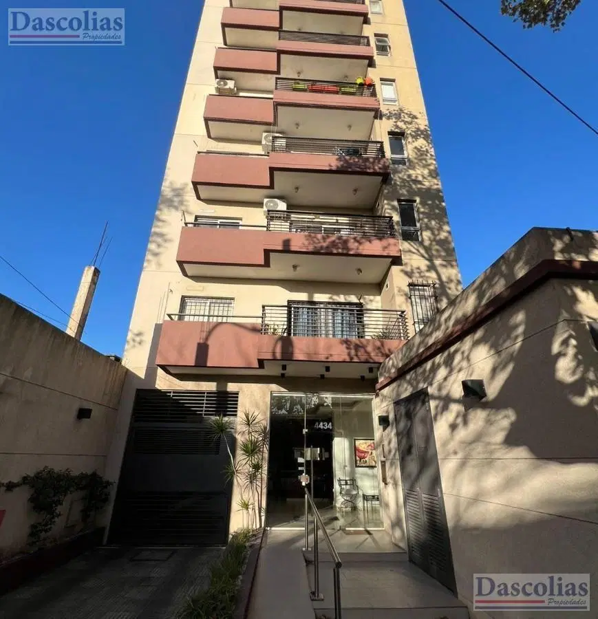 Departamento de 2 ambientes en pleno centro de Remedios De Escalada 3