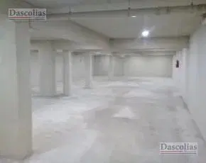 Cochera cubierta en excelente ubicación, a metros de Yrigoyen. 1