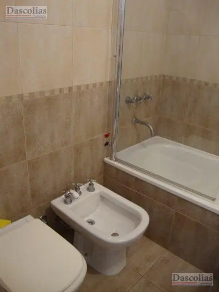 HERMOSO SEMIPISO DE 2 AMB A MTS DE LAS LOMITAS 3