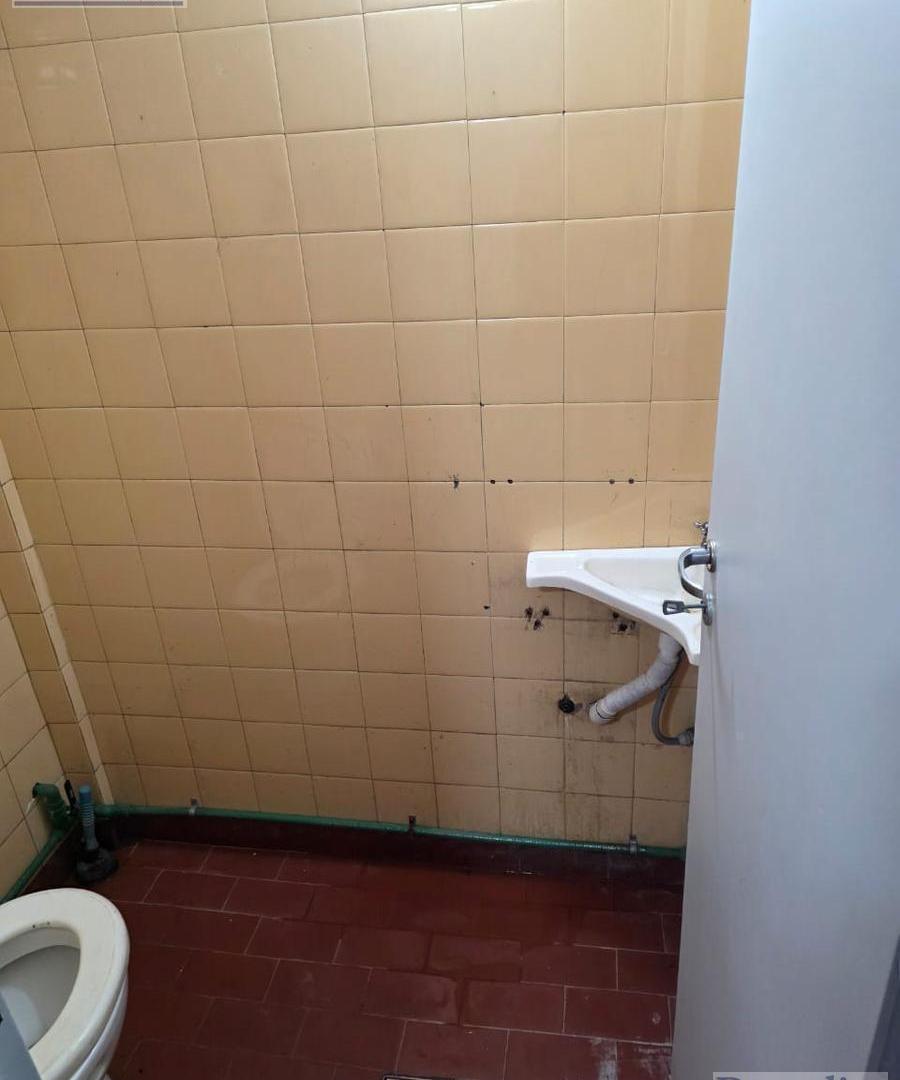 Local en excelente ubicación comercial