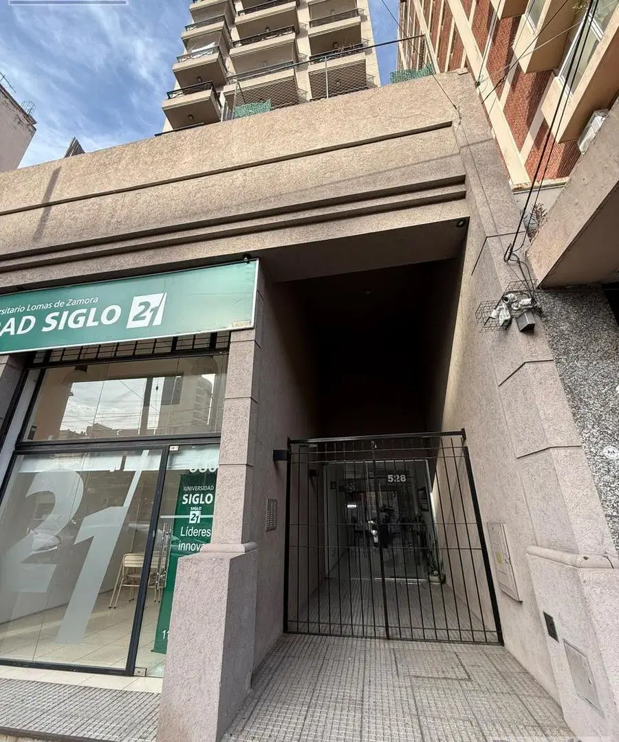EXCELENTE MONOAMBIENTE EN PLENO LOMAS DE ZAMORA 4