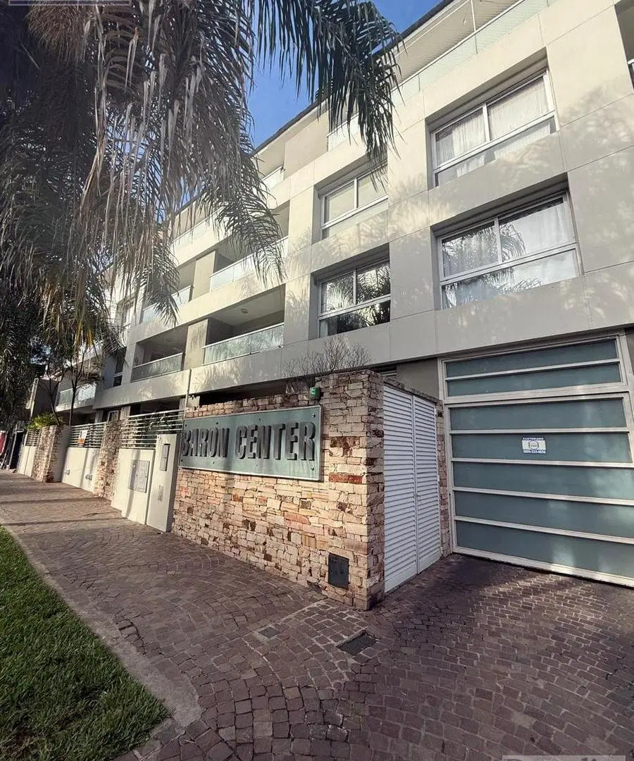 Departamento de 2 ambientes con cochera + 3 piscinas + SUM + Gym 4