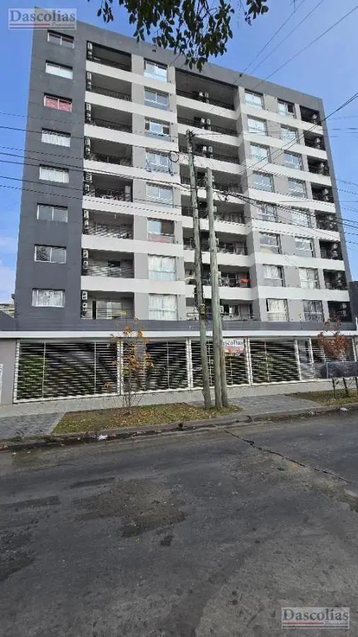 Departamento de 2 ambientes en pleno centro de Remedios De Escalada 1