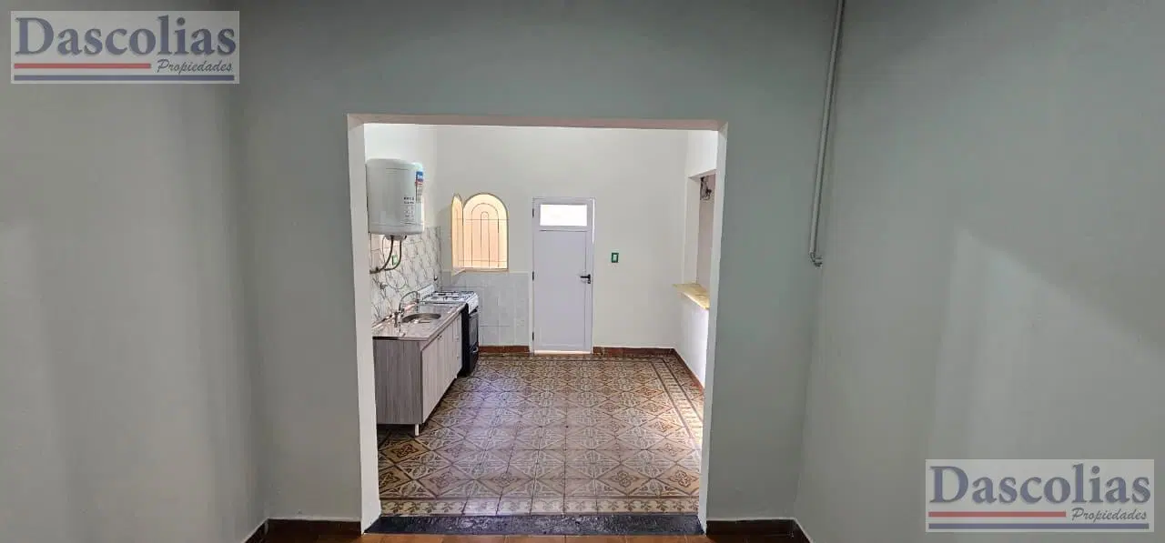 PH interno de 3 ambientes en muy buena ubicación en Remedios De Escalada 4