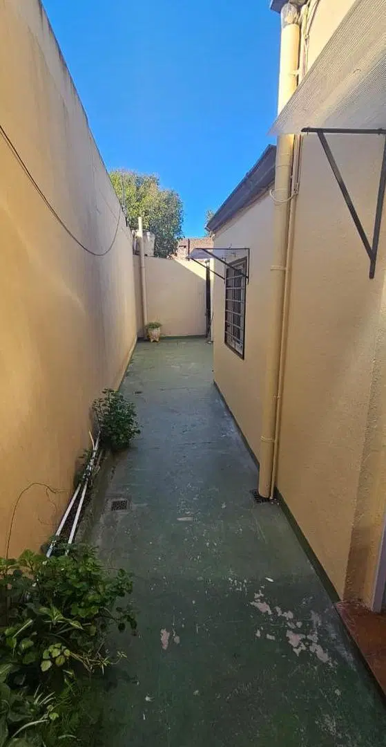 PH interno de 3 ambientes en muy buena ubicación en Remedios De Escalada 3
