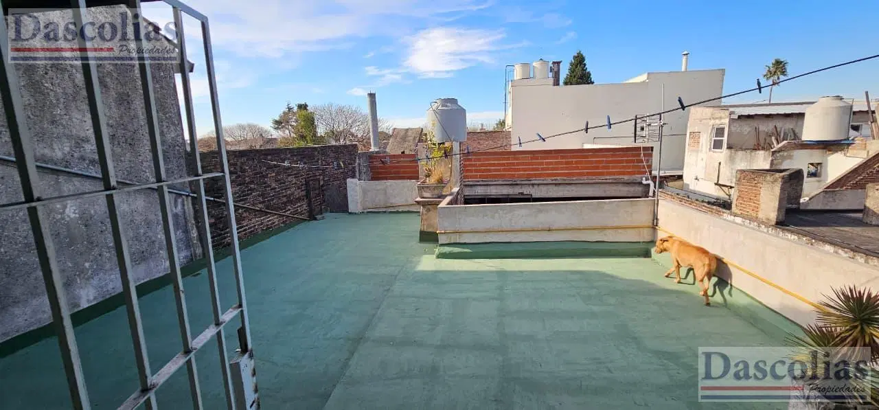 2 Casas con Galpón en Venta en Remedios De Escalada 4