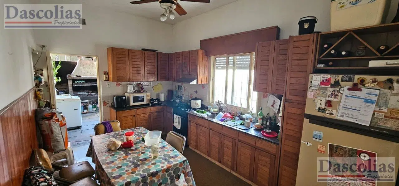 2 Casas con Galpón en Venta en Remedios De Escalada 2