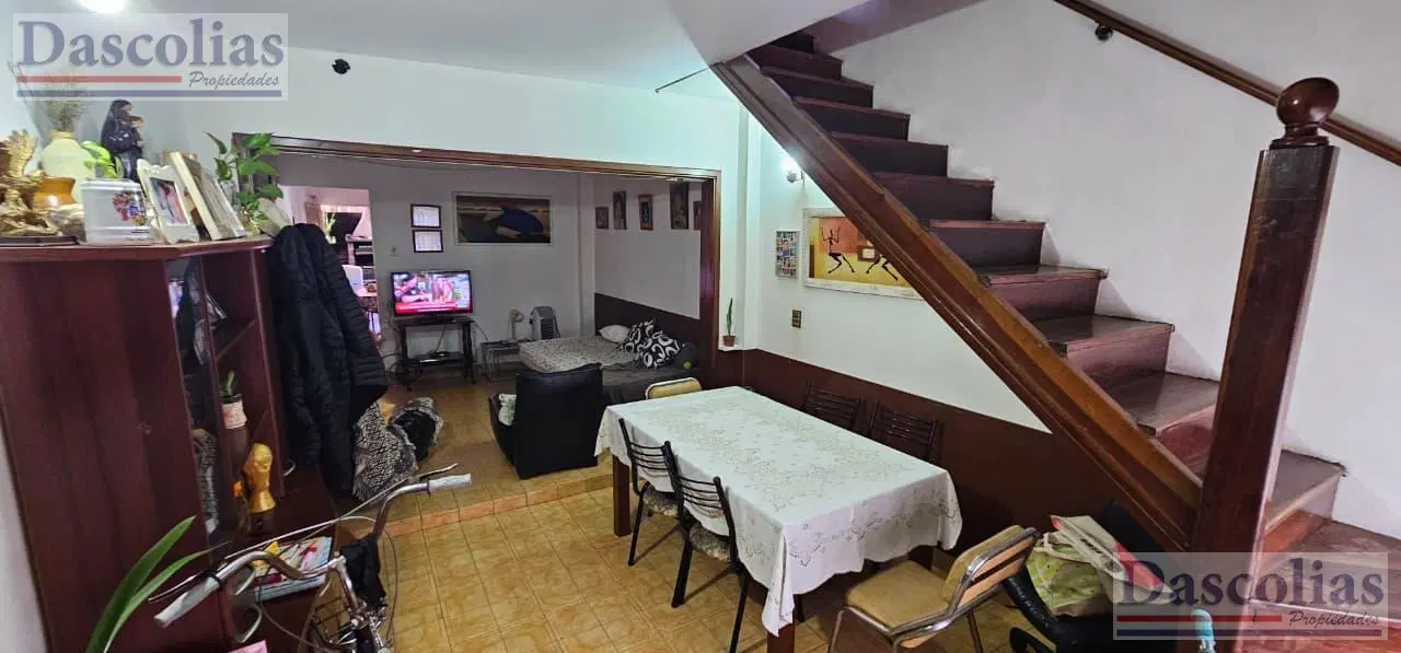 2 Casas con Galpón en Venta en Remedios De Escalada 3