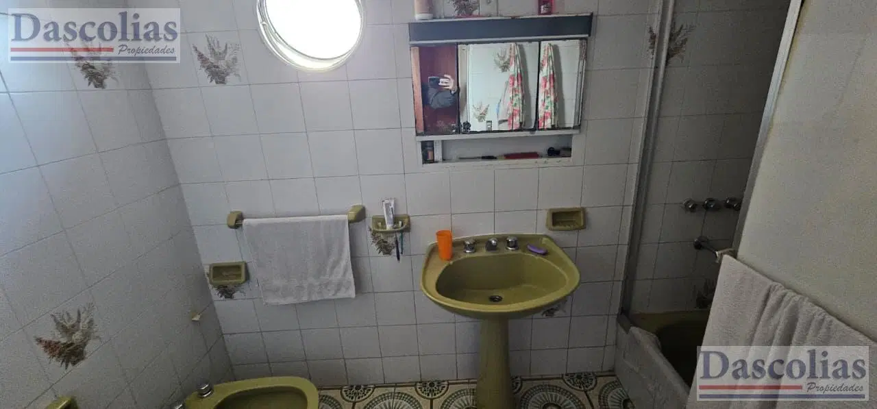 2 Casas con Galpón en Venta en Remedios De Escalada 3