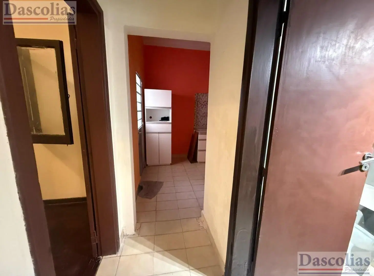 Muy lindo ph de 3 ambientes por pasillo, con patio, en buena ubicación. 4