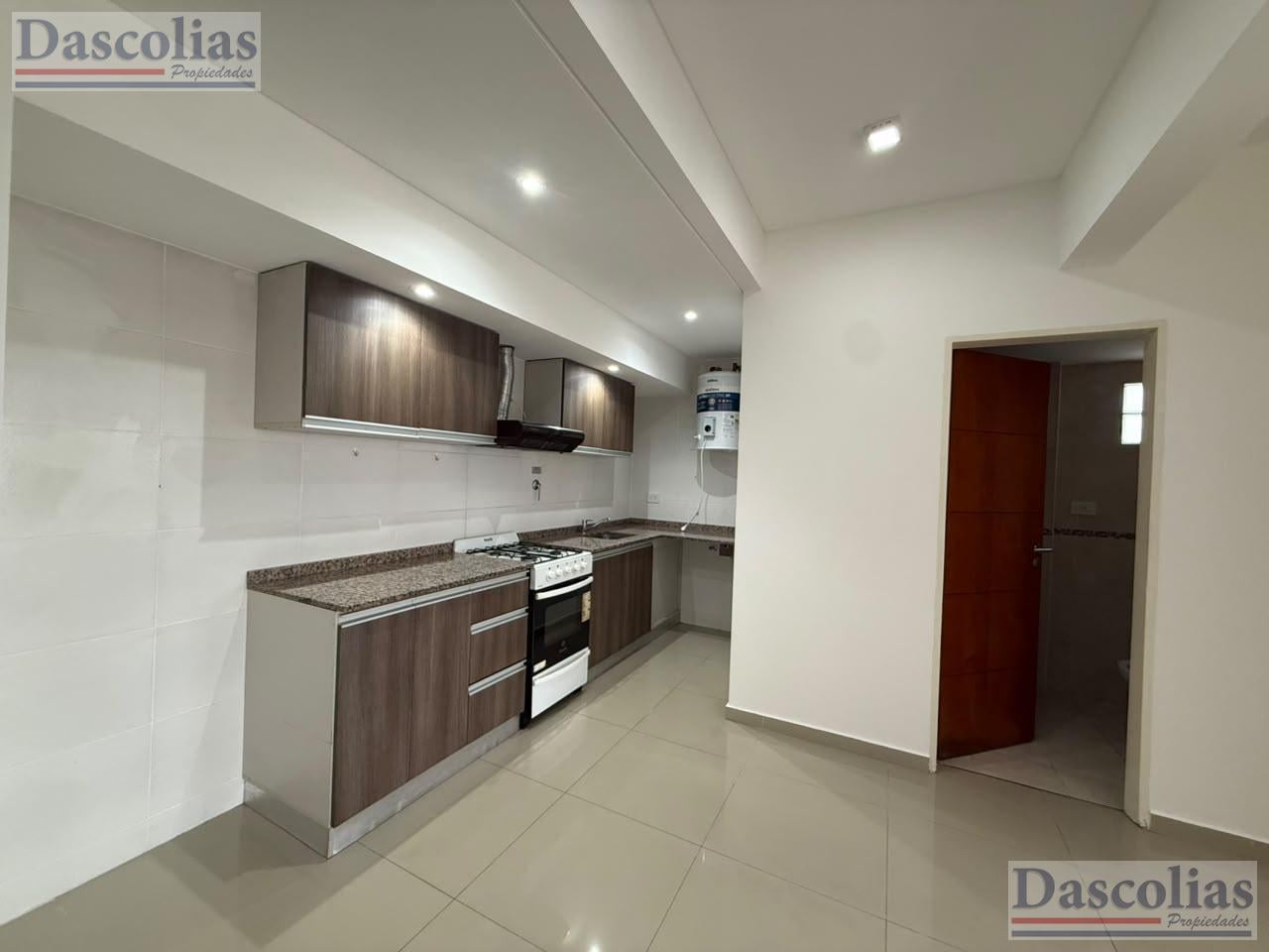 Foto de Departamento de 2 ambientes en pleno centro de Escalada, imagen 2