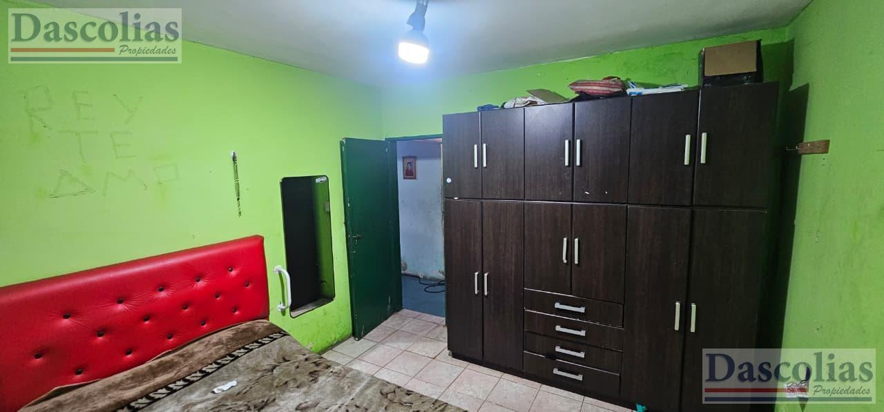 Foto de Casa de 4 Ambientes en Venta en Banfield Oeste, imagen 2