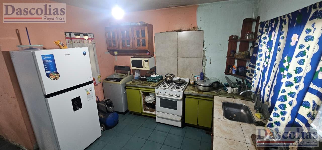 Foto de Casa de 4 Ambientes en Venta en Banfield Oeste, imagen 1