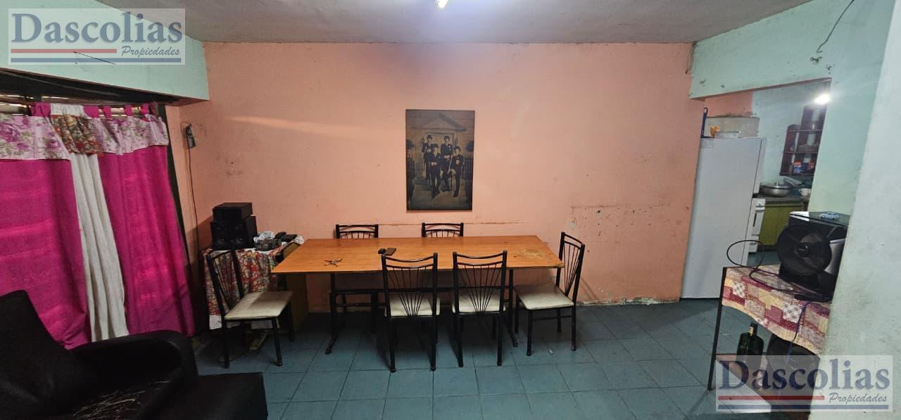 Foto de Casa de 4 Ambientes en Venta en Banfield Oeste, imagen 3