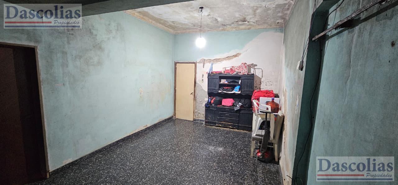 Foto de Casa de 4 Ambientes en Venta en Banfield Oeste, imagen 3