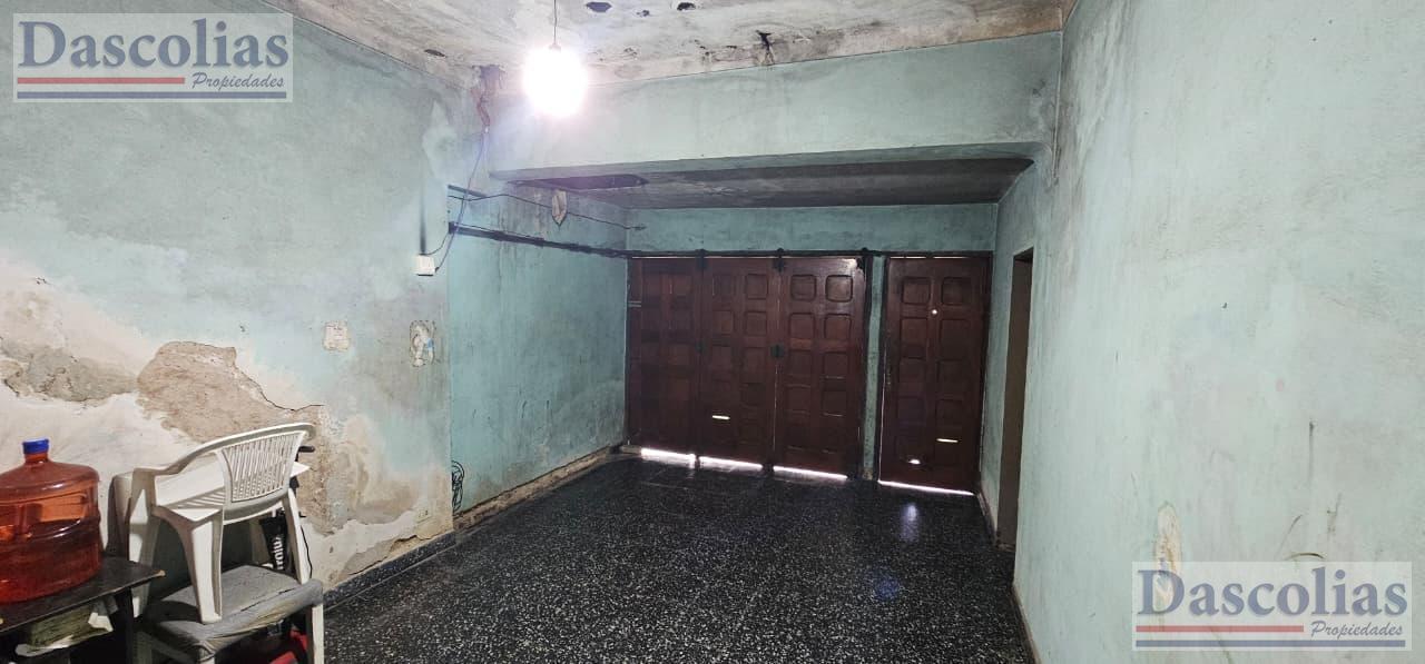 Foto de Casa de 4 Ambientes en Venta en Banfield Oeste, imagen 1