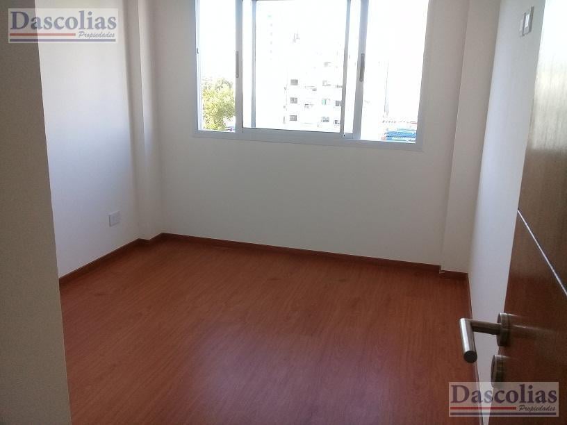 Foto de Departamento de 2 ambientes pleno centro de Remedios De Escalada, imagen 2