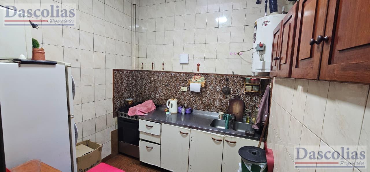 Foto de PH de 4 Ambientes en Venta en Remedios De Escalada, imagen 2