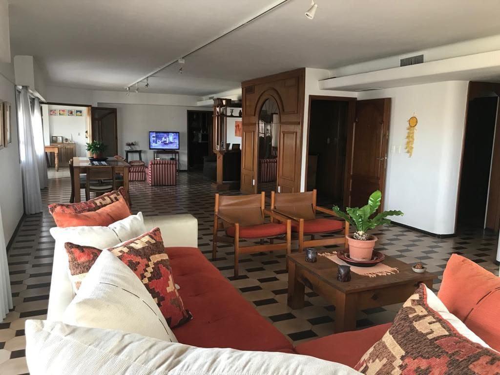 Foto de Departamento Piso Exclusivo de Categoría 4 Dormitorios, Doble Cochera y, imagen 2