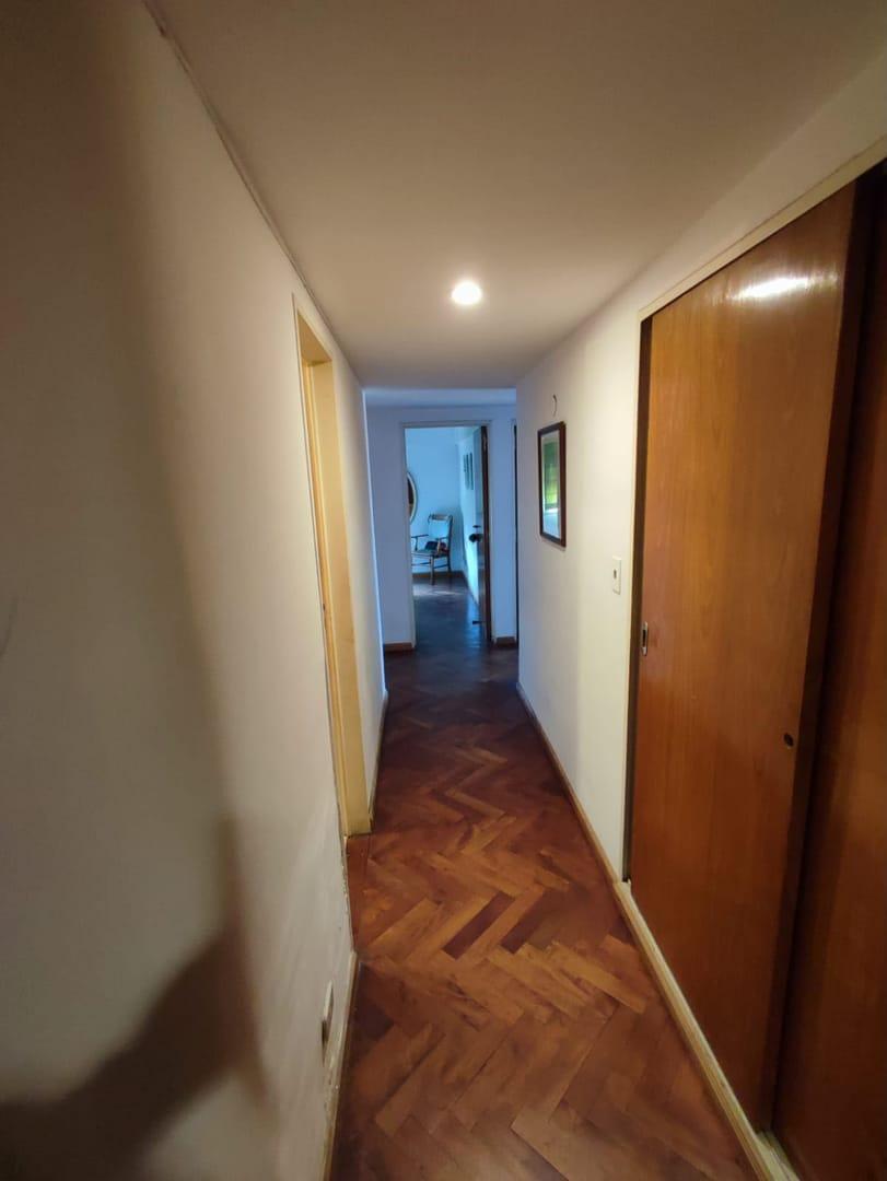 Foto de Departamento Piso Exclusivo de Categoría 4 Dormitorios, Doble Cochera y, imagen 3