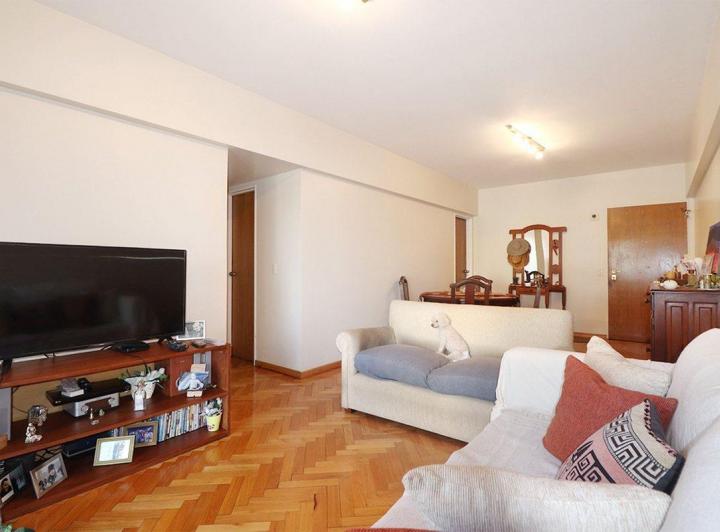 VENTA DEPARTAMENTO 4 AMBIENTES FRENTE COLEGIALES 2