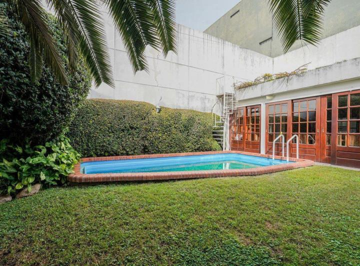 CASA 5 AMBIENTES VENTA FLORES QUINCHO PILETA 3