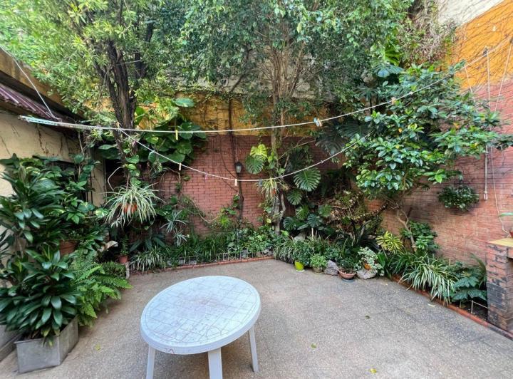 CASA 5 AMBIENTES VENTA FLORES CON PATIO 3