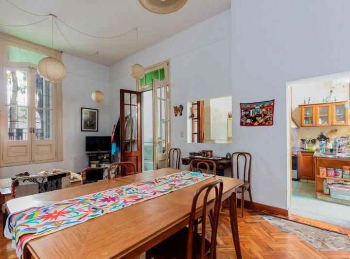 Casa  de 7 ambientes en Venta en Almagro 2