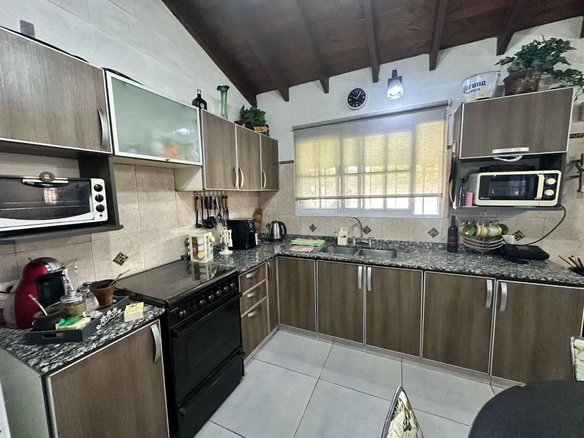 CASA 4 AMBIENTES  MARCOS PAZ VENTA C/PILETA 2