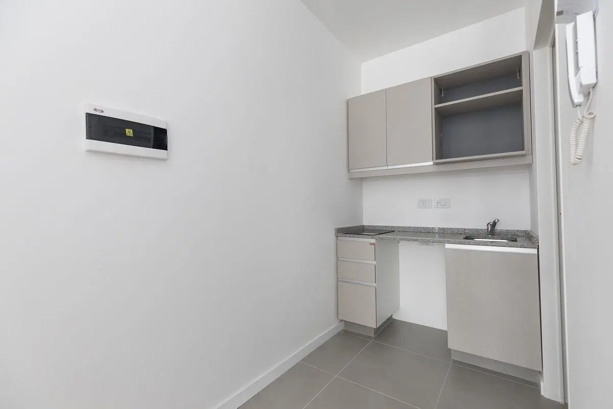 OFICINA MONOAMBIENTE ALQUILER COLEGIALES 5