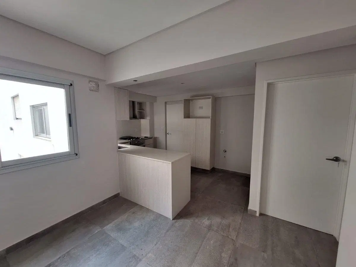DEPARTAMENTO 4 AMBIENTES VENTA CABALLITO COCHERA 2