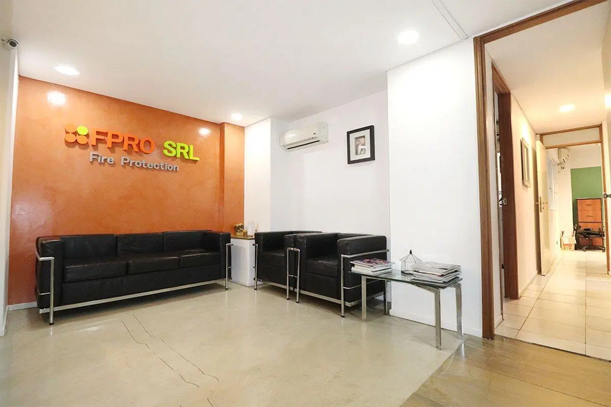 OFICINA EN VENTA  EN RETIRO VARIOS DESPACHOS 3