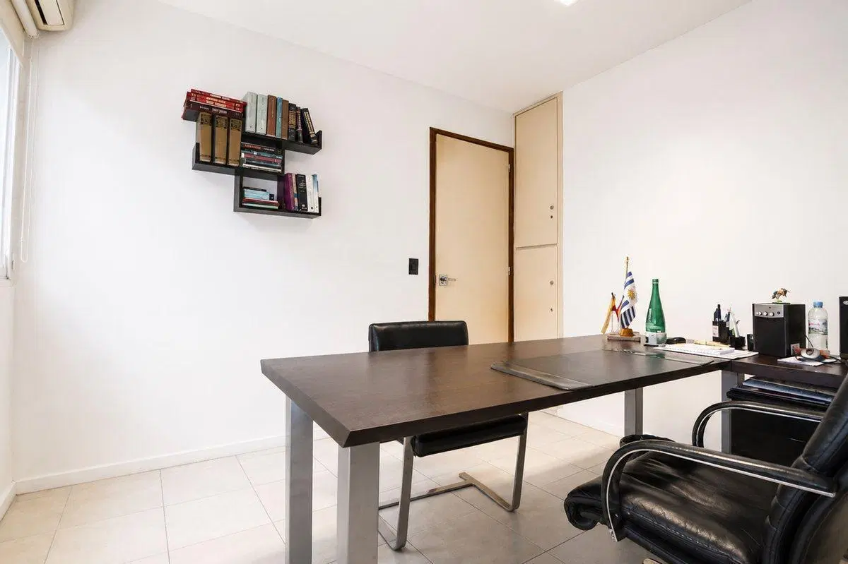 OFICINA EN VENTA  EN RETIRO VARIOS DESPACHOS 5