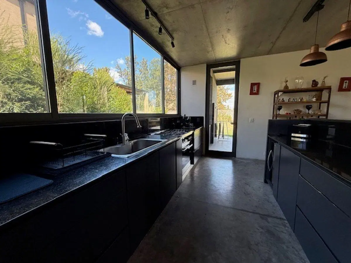 CASA 5 AMBIENTES EN VENTA PILAR DEL ESTE 3