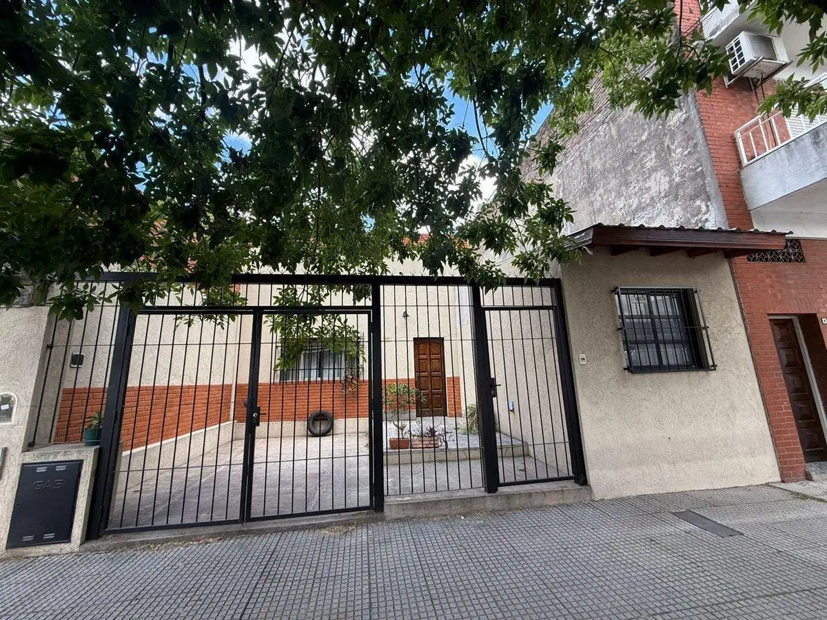 VENTA CASA 4 AMBIENTES LINIERS PATIO GARAJE 3